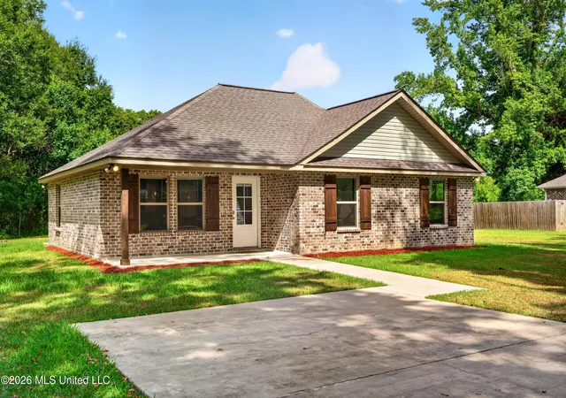 Photo 1 of Sale Pending at 916 Central Ave, Picayune, MS 39466 | MLS# 4159556 | Listing updated on 2026-08-26