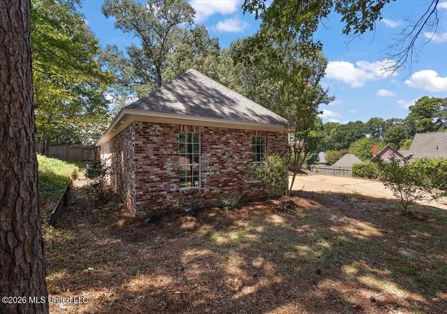 Photo 2 of Single family home for sale at 427 Apple Valley, Pearl, MS 39208 | MLS# 4159675 | Listing updated on 2026-09-14