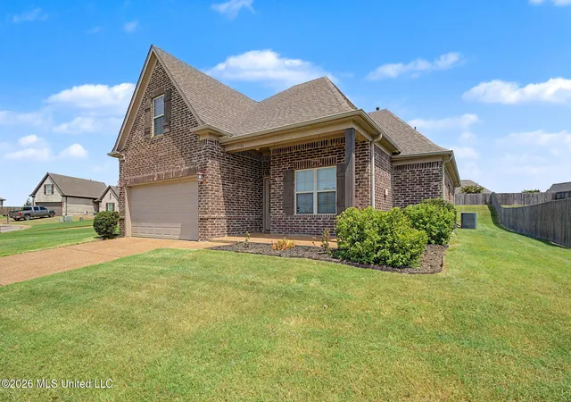 Photo 2 of Sale Pending at 2586 Molly Ln, Southaven, MS 38672 | MLS# 4159888 | Listing updated on 2026-09-14