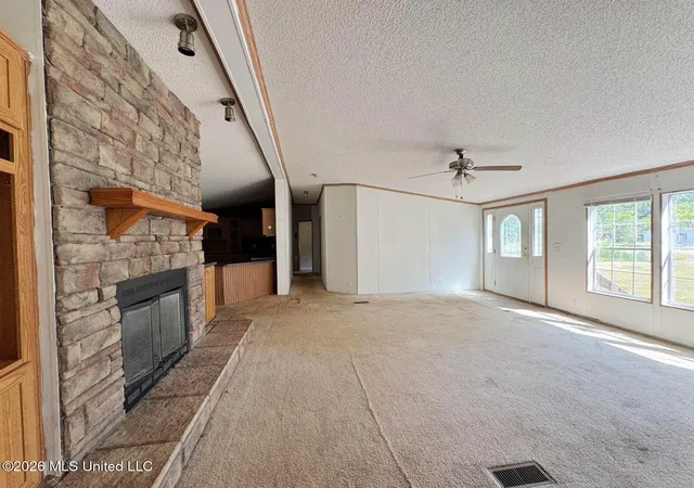 Photo 3 of Manufactured home for sale at 18145 Robin Oaks Dr, Gulfport, MS 39503 | MLS# 4159610 | Listing updated on 2026-10-09