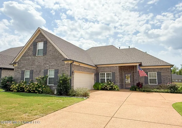 Photo 2 of Single family home for sale at 689 Holiday Cvs, Hernando, MS 38632 | MLS# 4160039 | Listing updated on 2026-09-21