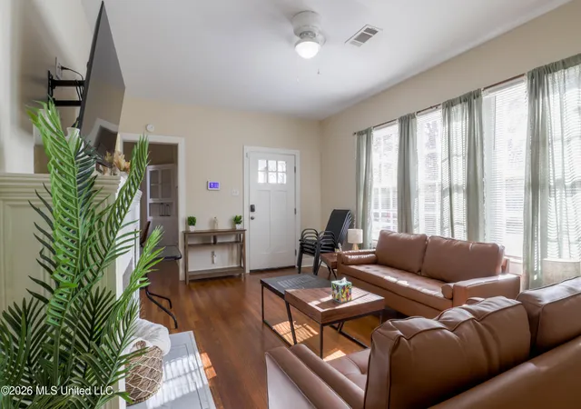 Photo 2 of Single family home for sale at 522 Taylor St, Jackson, MS 39216 | MLS# 4159643 | Listing updated on 2026-09-09