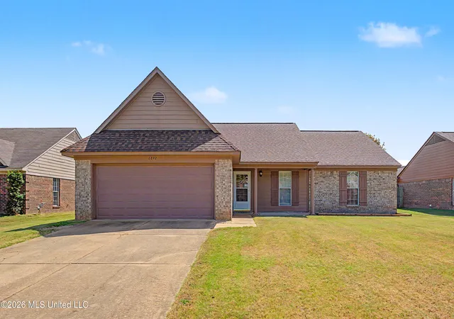 Photo 2 of Sale Pending at 6892 Tealwood Dr, Horn Lake, MS 38637 | MLS# 4159647 | Listing updated on 2026-08-28