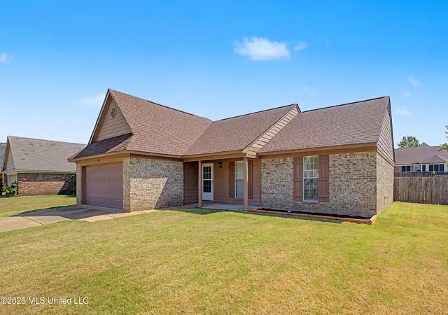 Photo 3 of Sale Pending at 6892 Tealwood Dr, Horn Lake, MS 38637 | MLS# 4159647 | Listing updated on 2026-08-28