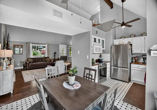 Photo 2 of Sale Pending at 9211 Point Aux Chenes Rd, Ocean Springs, MS 39564 | MLS# 4159844 | Listing updated on 2026-08-29