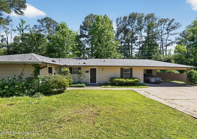 Photo 2 of Sale Pending at 5702 5704 Orchard View Dr, Jackson, MS 39211 | MLS# 4159676 | Listing updated on 2026-09-08
