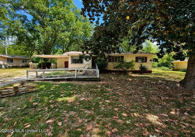 Photo 1 of Sale Pending at 256 Iris Ave, Jackson, MS 39206 | MLS# 4159735 | Listing updated on 2026-09-17