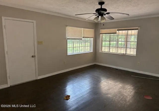 Photo 2 of Sale Pending at 256 Iris Ave, Jackson, MS 39206 | MLS# 4159735 | Listing updated on 2026-09-17