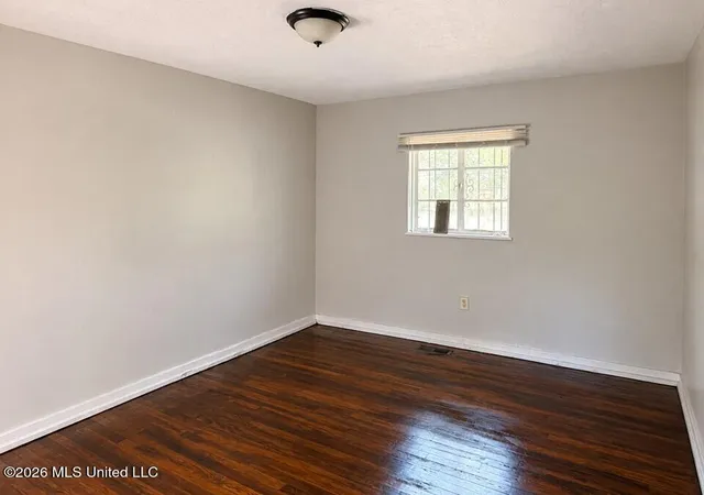 Photo 3 of Sale Pending at 256 Iris Ave, Jackson, MS 39206 | MLS# 4159735 | Listing updated on 2026-09-17