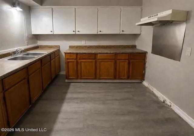 Photo 4 of Sale Pending at 256 Iris Ave, Jackson, MS 39206 | MLS# 4159735 | Listing updated on 2026-09-17