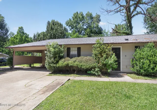 Photo 1 of Sale Pending at 5706 5708 Orchard View Dr, Jackson, MS 39211 | MLS# 4159679 | Listing updated on 2026-09-08