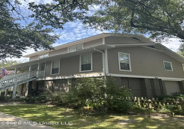 Photo 3 of Single family home for sale at 2421 Washington Ave, Pascagoula, MS 39567 | MLS# 4159707 | Listing updated on 2026-09-02