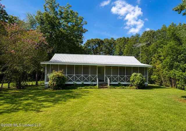 Photo 1 of Single family home for sale at 505 W 10th Avenue, Lumberton, MS 39455 | MLS# 4159668 | Listing updated on 2026-08-19