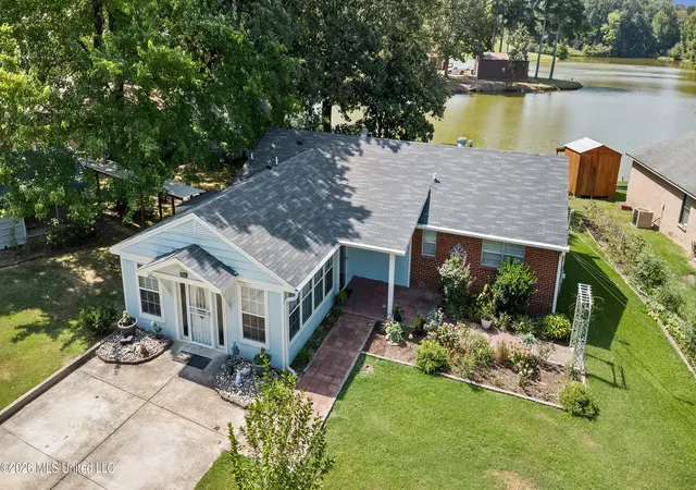 Photo 1 of Single family home for sale at 401 Black Bear Cvs, Hernando, MS 38632 | MLS# 4159673 | Listing updated on 2026-08-25