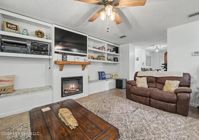 Photo 4 of Single family home for sale at 4317 Cunningham Rd, Moss Point, MS 39562 | MLS# 4159979 | Listing updated on 2026-08-21