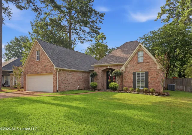 Photo 1 of Sale Pending at 369 Pinewood Ln, Ridgeland, MS 39157 | MLS# 4159949 | Listing updated on 2026-09-04