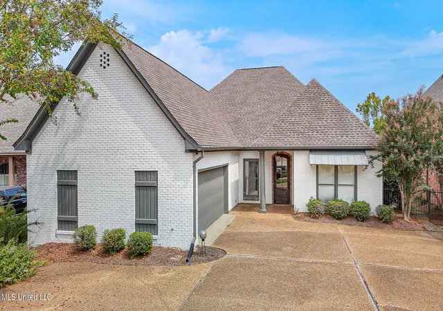 Photo 1 of Single family home for sale at 131 Southampton Cir, Madison, MS 39110 | MLS# 4160221 | Listing updated on 2026-09-11