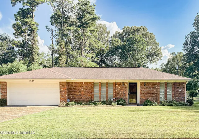 Photo 1 of Sale Pending at 1204 Dogwood Dr, Clinton, MS 39056 | MLS# 4160084 | Listing updated on 2026-08-27