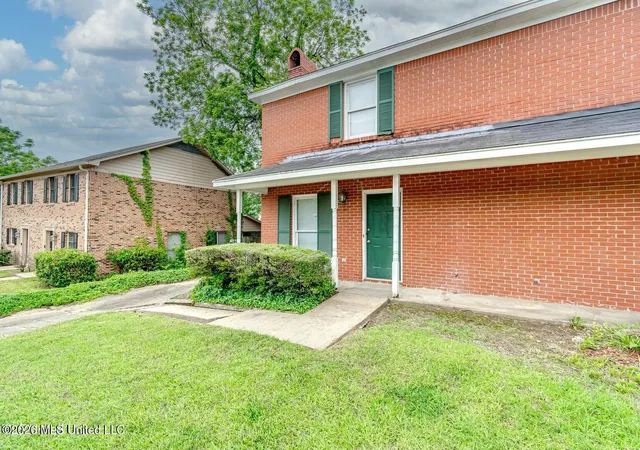 Photo 1 of Sale Pending at 735 Wicklow Pl, Ridgeland, MS 39157 | MLS# 4159938 | Listing updated on 2026-09-14