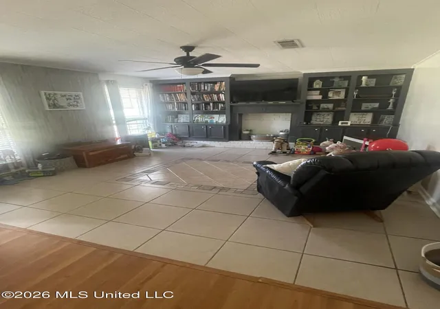 Photo 3 of Single family home for sale at 708 Nw Zetus Rd, Brookhaven, MS 39601 | MLS# 4160012 | Listing updated on 2026-08-21