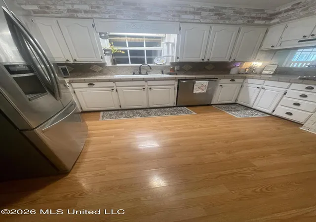 Photo 3 of Single family home for sale at 708 Nw Zetus Rd, Brookhaven, MS 39601 | MLS# 4160012 | Listing updated on 2026-08-21