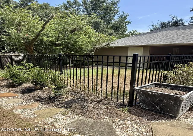 Photo 3 of Single family home for sale at 1402 Abbeyville St, Pascagoula, MS 39581 | MLS# 4159731 | Listing updated on 2026-08-19