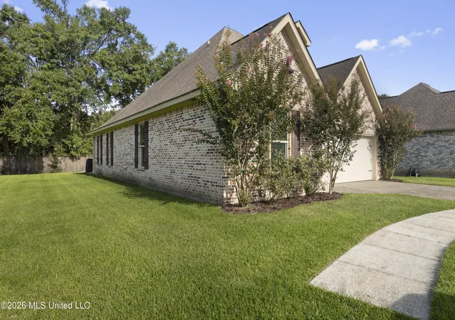 Photo 3 of Single family home for sale at 3912 Acadian Village Dr, Ocean Springs, MS 39564 | MLS# 4159947 | Listing updated on 2026-09-25