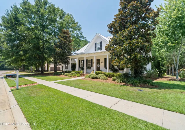 Photo 3 of Sale Pending at 108 Baneberry Tr, Hattiesburg, MS 39402 | MLS# 4159879 | Listing updated on 2026-08-22