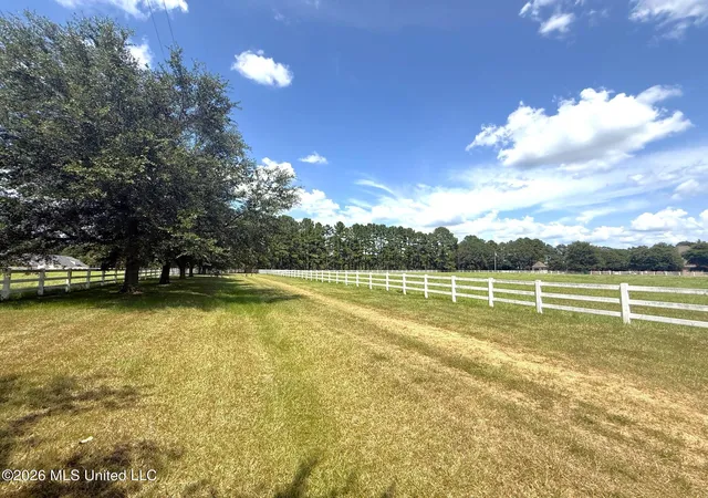 Photo 3 of Single family home for sale at 1072 Country Clb Rd, Mc Comb, MS 39648 | MLS# 4159742 | Listing updated on 2026-08-19