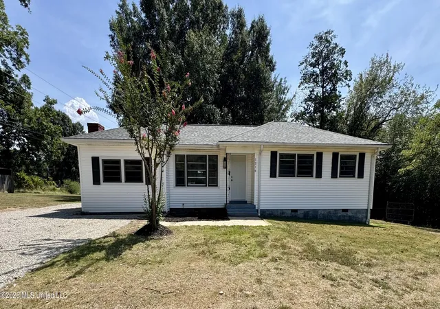 Photo 1 of Single family home for sale at 1216 W Main St, Senatobia, MS 38668 | MLS# 4159757 | Listing updated on 2026-09-09