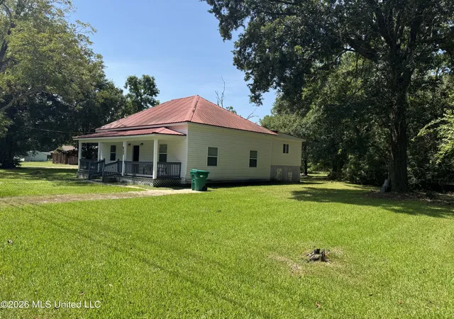 Photo 2 of Single family home for sale at 6209 Elder Fry Rd, Moss Point, MS 39563 | MLS# 4159911 | Listing updated on 2026-08-20