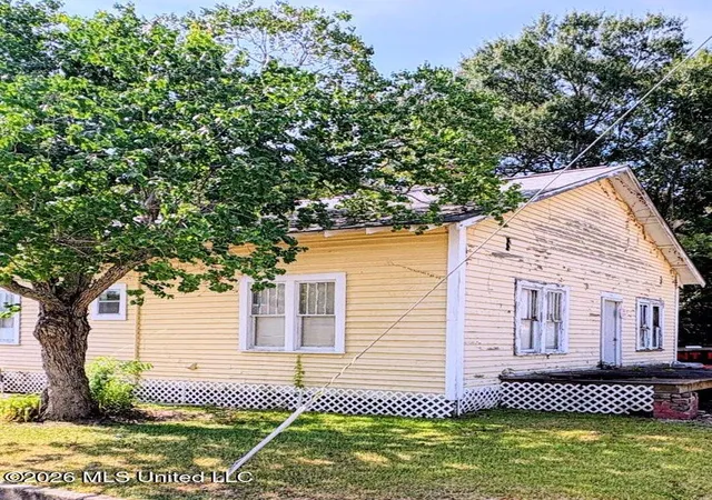 Photo 1 of Sale Pending at 106 S Strahan St, Poplarville, MS 39470 | MLS# 4159756 | Listing updated on 2026-09-10