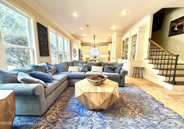 Photo 3 of Single family home for sale at 809 Beaumont Dr, Madison, MS 39110 | MLS# 4159772 | Listing updated on 2026-09-30