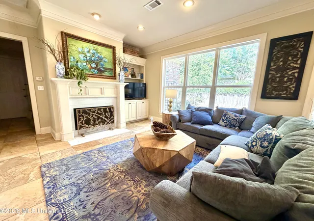 Photo 4 of Single family home for sale at 809 Beaumont Dr, Madison, MS 39110 | MLS# 4159772 | Listing updated on 2026-09-30