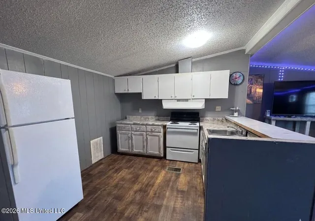 Photo 4 of Sale Pending at 323 Burton Rd, Holly Springs, MS 38635 | MLS# 4159764 | Listing updated on 2026-09-11
