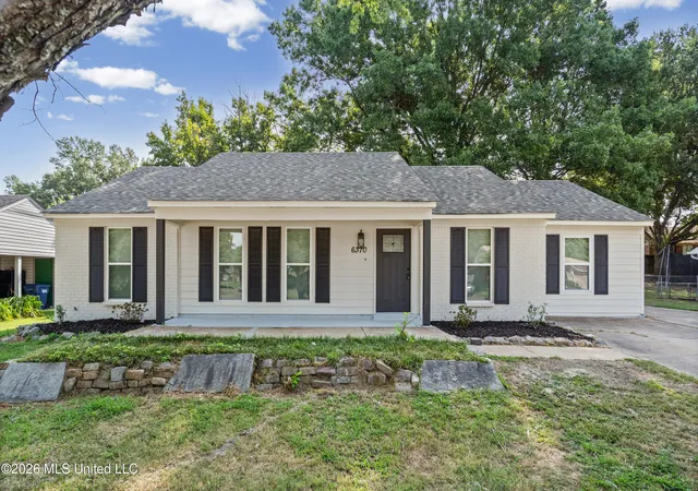 Photo 2 of Sale Pending at 6370 Sandhurst Rd, Horn Lake, MS 38637 | MLS# 4159768 | Listing updated on 2026-08-27