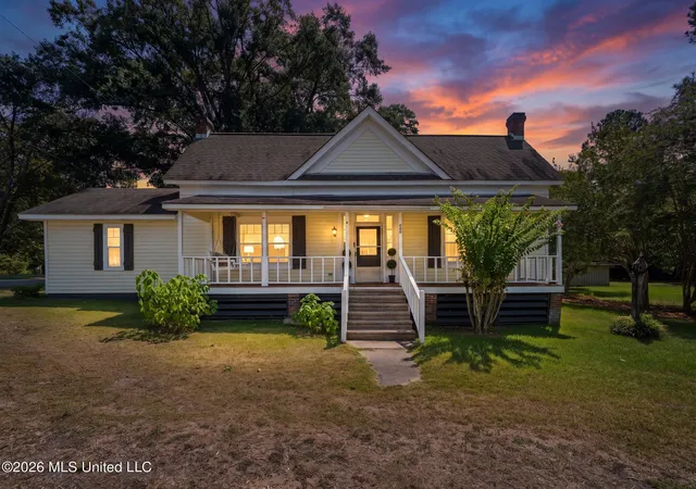 Photo 1 of Single family home for sale at 100 Poplar St, Sumrall, MS 39482 | MLS# 4159797 | Listing updated on 2026-08-20