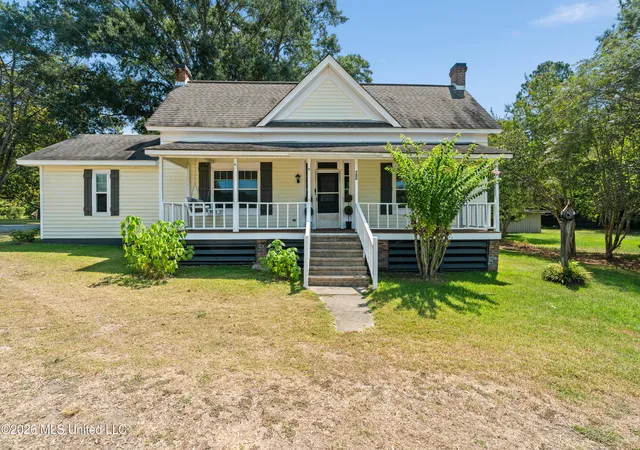 Photo 2 of Single family home for sale at 100 Poplar St, Sumrall, MS 39482 | MLS# 4159797 | Listing updated on 2026-08-20