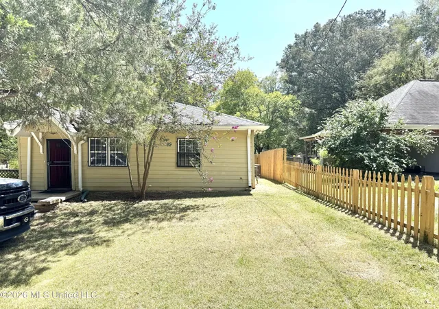 Photo 2 of Single family home for sale at 511 Mccluer Rd, Jackson, MS 39212 | MLS# 4159829 | Listing updated on 2026-09-01