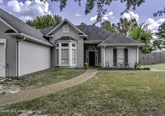 Photo 2 of Sale Pending at 150 Fairfield Cir, Madison, MS 39110 | MLS# 4160016 | Listing updated on 2026-09-04