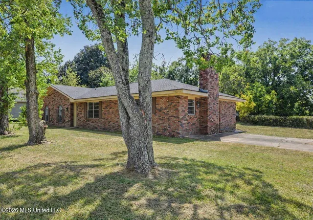 Photo 2 of Single family home for sale at 1525 31st Avenue, Gulfport, MS 39501 | MLS# 4159821 | Listing updated on 2026-09-09