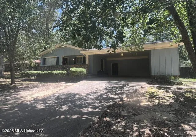 Photo 1 of Single family home for sale at 3142 Peterson Dr, Jackson, MS 39212 | MLS# 4159883 | Listing updated on 2026-09-05