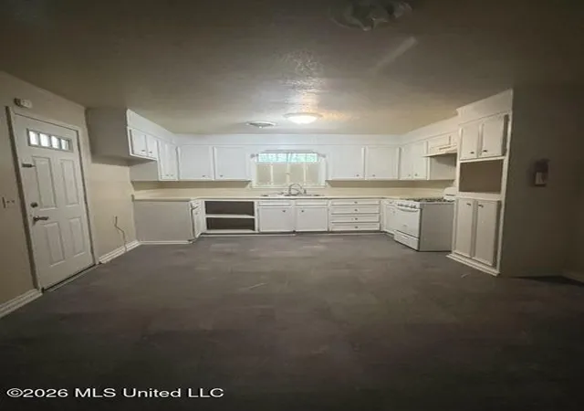 Photo 2 of Single family home for sale at 3142 Peterson Dr, Jackson, MS 39212 | MLS# 4159883 | Listing updated on 2026-09-05