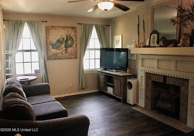 Photo 2 of Single family home for sale at 4822 Maplewood Dr, Jackson, MS 39206 | MLS# 4159891 | Listing updated on 2026-09-07