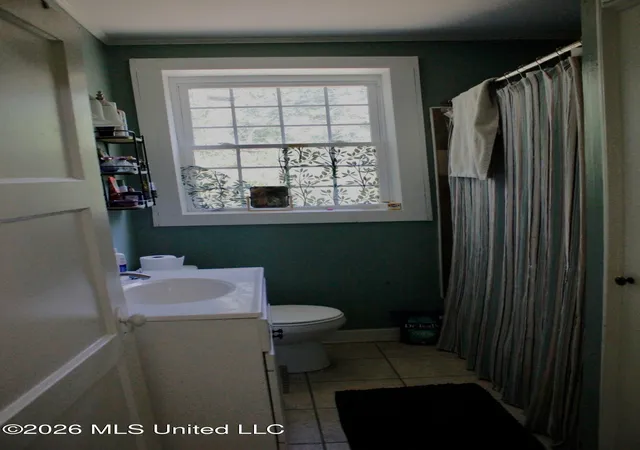 Photo 4 of Single family home for sale at 4822 Maplewood Dr, Jackson, MS 39206 | MLS# 4159891 | Listing updated on 2026-09-07