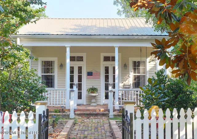 Photo 2 of Single family home for sale at 535 E 2nd St, Pass Christian, MS 39571 | MLS# 4160490 | Listing updated on 2026-09-01