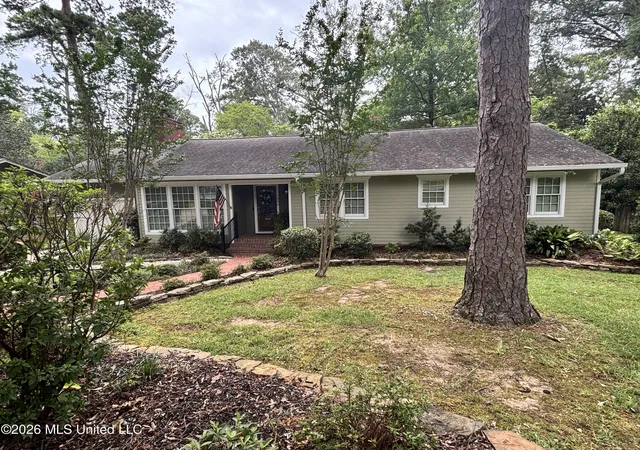 Photo 2 of Sale Pending at 1004 Buckley Dr, Jackson, MS 39206 | MLS# 4159909 | Listing updated on 2026-08-22
