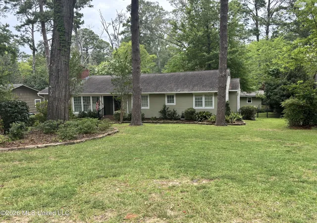 Photo 3 of Sale Pending at 1004 Buckley Dr, Jackson, MS 39206 | MLS# 4159909 | Listing updated on 2026-08-22
