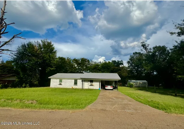 Photo 1 of Single family home for sale at 172 Pacific Cir, Crystal Springs, MS 39059 | MLS# 4159868 | Listing updated on 2026-08-20