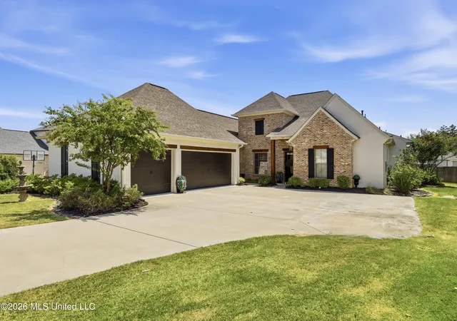 Photo 1 of Sale Pending at 105 Lake Bnd, Madison, MS 39110 | MLS# 4160004 | Listing updated on 2026-08-26